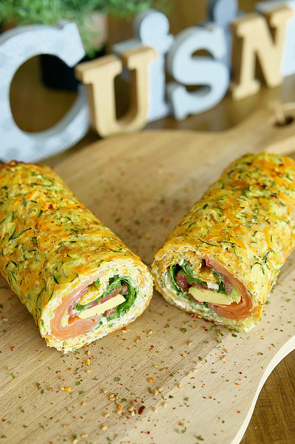 Wrap XXL aux légumes avec galette de courgette, carotte et pomme de terre, avocat et truite fumée